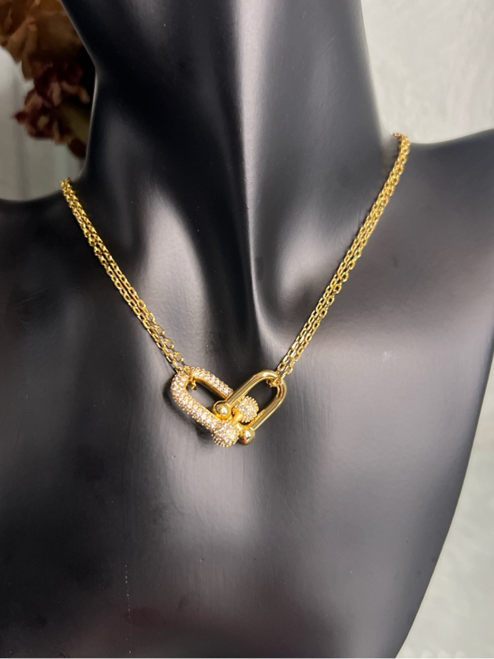Gold Link Pendant Necklace - Women's Jewelry